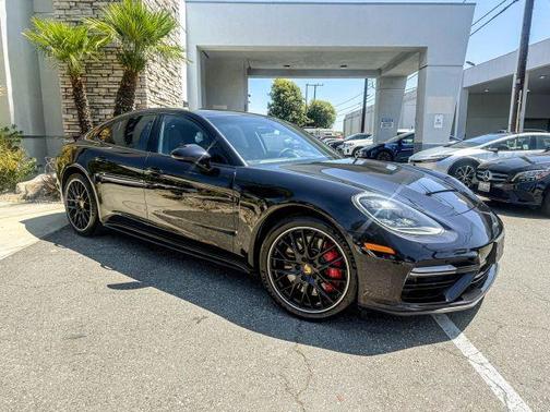 2017 Porsche Panamera Turbo