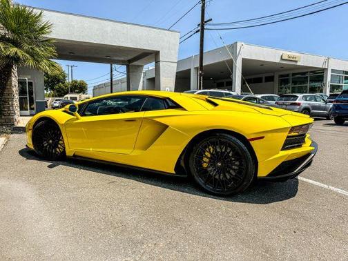 2018 Lamborghini Aventador S Base