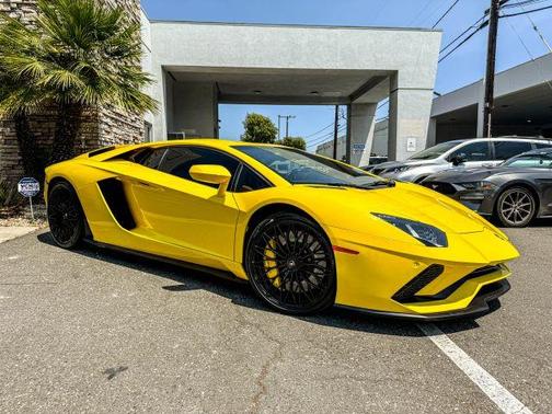 2018 Lamborghini Aventador S Base