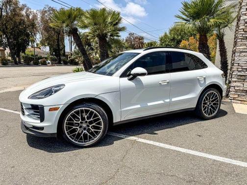 White 2020 Porsche Macan Base