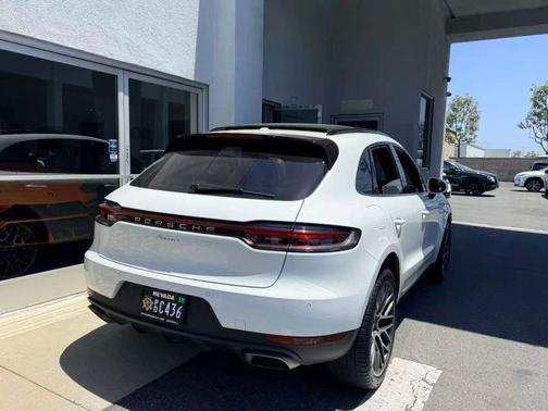 White 2020 Porsche Macan Base