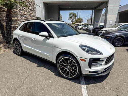 White 2020 Porsche Macan Base
