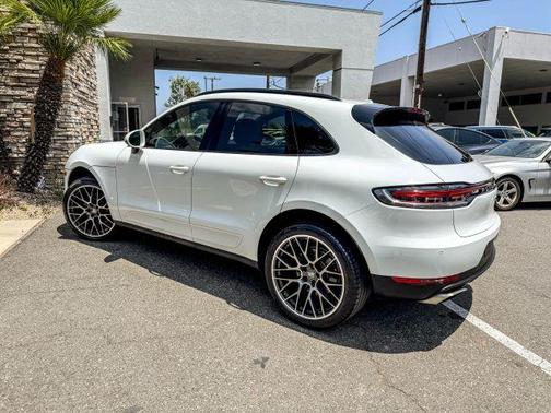 White 2020 Porsche Macan Base