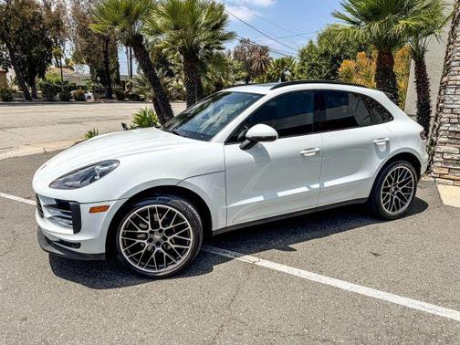 White 2020 Porsche Macan Base