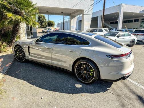 2022 Porsche Panamera 4S