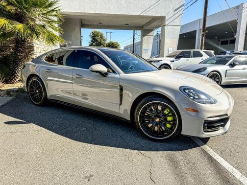 2022 Porsche Panamera 4S
