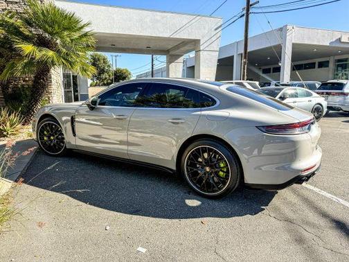 2022 Porsche Panamera 4S