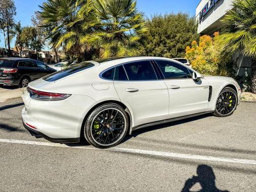 2022 Porsche Panamera 4S