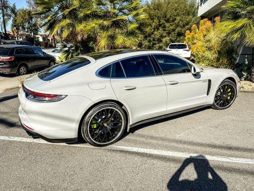 2022 Porsche Panamera 4S