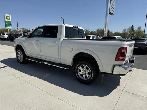 2020 RAM 3500 Laramie Crew Cab 4x4 6'4' Box