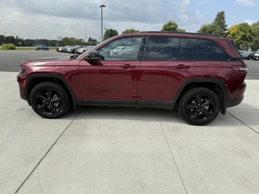 2024 Jeep Grand Cherokee Altitude