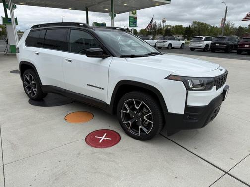 bright white clearcoat 2026 Jeep Cherokee Overland
