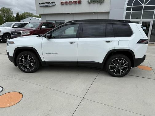bright white clearcoat 2026 Jeep Cherokee Overland