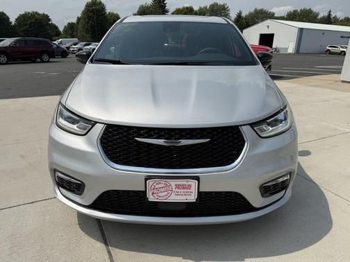 Silver Mist Clearcoat 2026 Chrysler Pacifica Limited