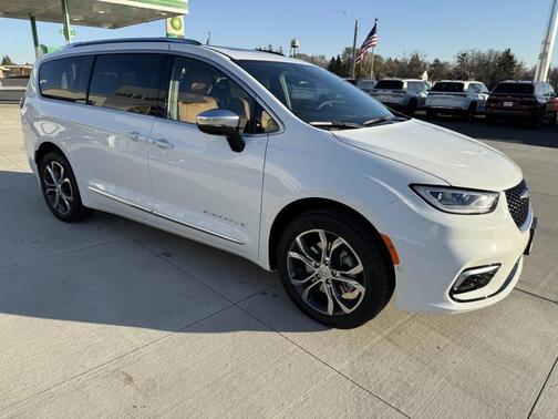 2026 Chrysler Pacifica L