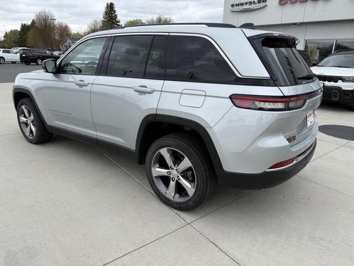 Silver Zynith 2022 Jeep Grand Cherokee Limited