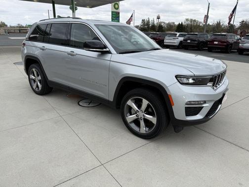 Silver Zynith 2022 Jeep Grand Cherokee Limited