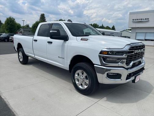 2025 RAM 3500 Big Horn Crew Cab 4x4 8' Box