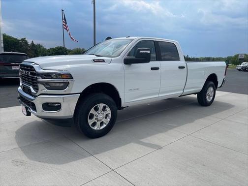 2025 RAM 3500 Big Horn Crew Cab 4x4 8' Box