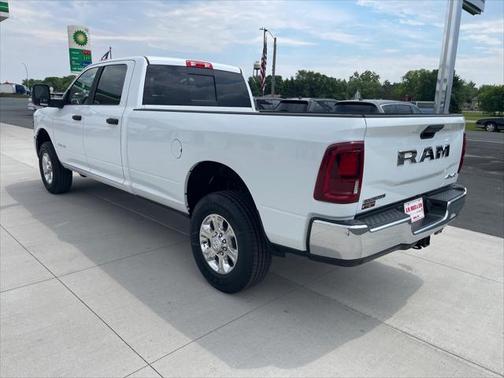 2025 RAM 3500 Big Horn Crew Cab 4x4 8' Box