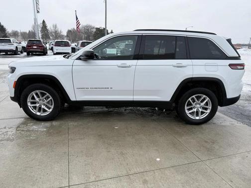 2024 Jeep Grand Cherokee Laredo