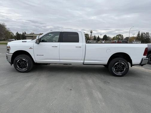 2026 RAM 3500 Laramie Crew Cab 4x4 8' Box