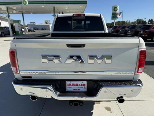 2017 RAM 1500 Limited Crew Cab 4x4 6'4' Box
