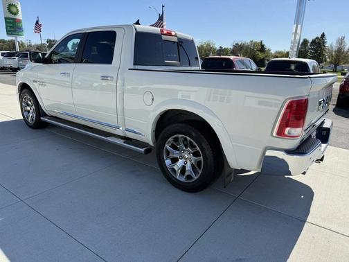 2017 RAM 1500 Limited Crew Cab 4x4 6'4' Box