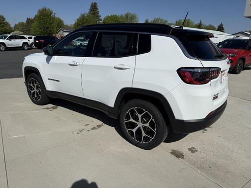 Bright White Clearcoat 2024 Jeep Compass Limited