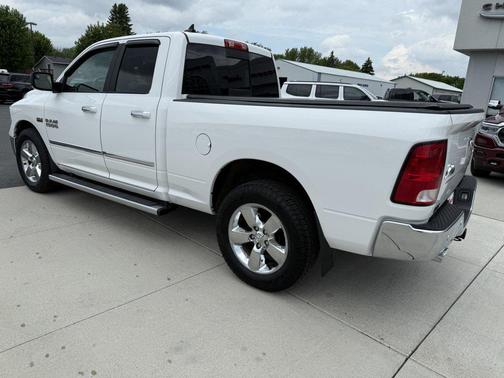 Bright White Clearcoat 2017 RAM 1500 Big Horn