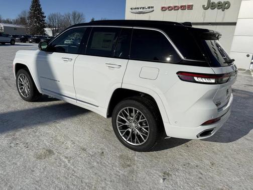 2025 Jeep Grand Cherokee Summit