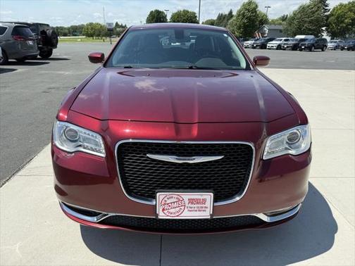 2017 Chrysler 300 Limited