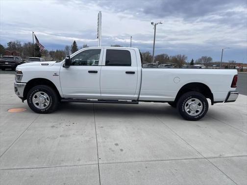 2025 RAM 3500 Tradesman Crew Cab 4x4 8' Box
