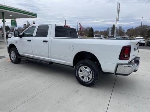 2025 RAM 3500 Tradesman Crew Cab 4x4 8' Box