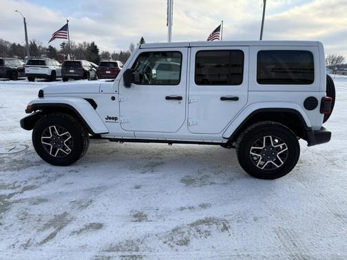 2025 Jeep Wrangler 4-Door Sahara 4x4