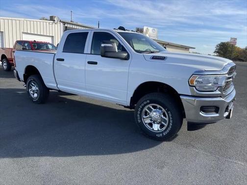 2024 RAM 2500 Tradesman Crew Cab 4x4 6'4' Box