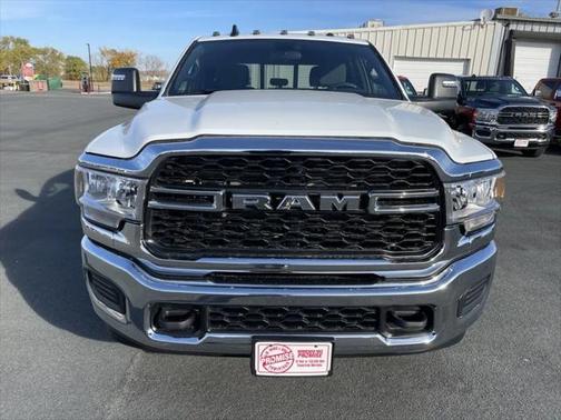 2024 RAM 2500 Tradesman Crew Cab 4x4 6'4' Box