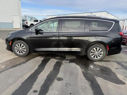 2020 Chrysler Pacifica Touring-L Plus
