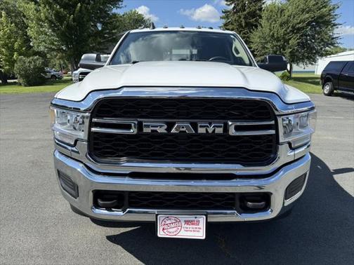 2020 RAM 3500 Tradesman Crew Cab 4x4 8' Box