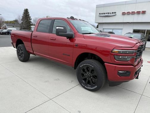 2026 RAM 3500 Laramie Crew Cab 4x4 6'4' Box