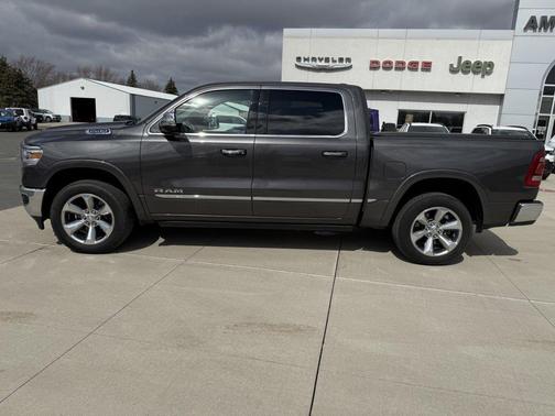 Granite Crystal Metallic Clearcoat 2020 RAM 1500 Limited