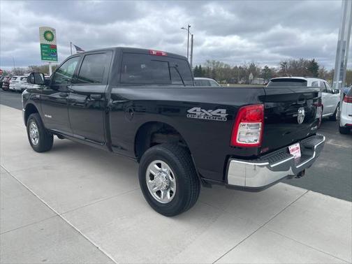 2019 RAM 2500 Tradesman Crew Cab 4x4 6'4' Box