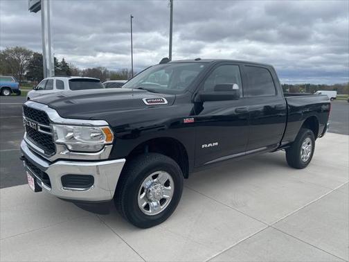 2019 RAM 2500 Tradesman Crew Cab 4x4 6'4' Box