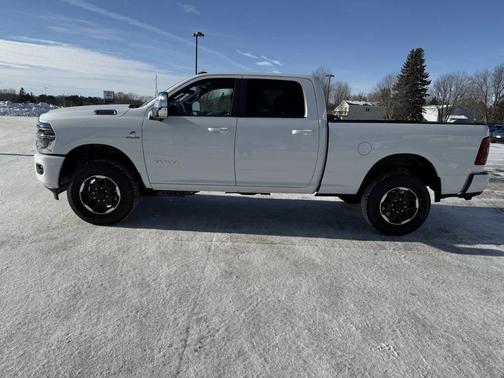 2026 RAM 3500 Laramie Crew Cab 4x4 6'4' Box