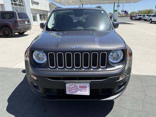 Granite Crystal Metallic Clearcoat 2017 Jeep Renegade Latitude