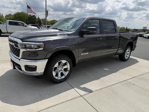 Granite Crystal Metallic Clearcoat 2026 RAM 1500 Big Horn/Lone Star