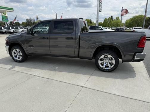 Granite Crystal Metallic Clearcoat 2026 RAM 1500 Big Horn/Lone Star