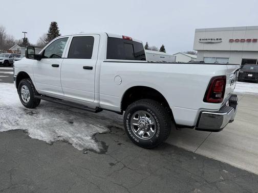 2026 RAM 3500 Tradesman Crew Cab 4x4 6'4' Box