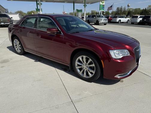 Velvet Red Pearlcoat 2015 Chrysler 300 Limited