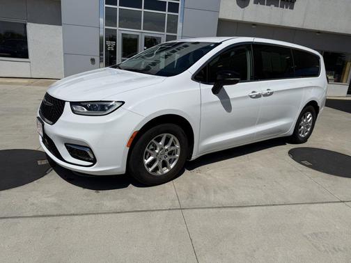 Bright White 2024 Chrysler Pacifica Touring L